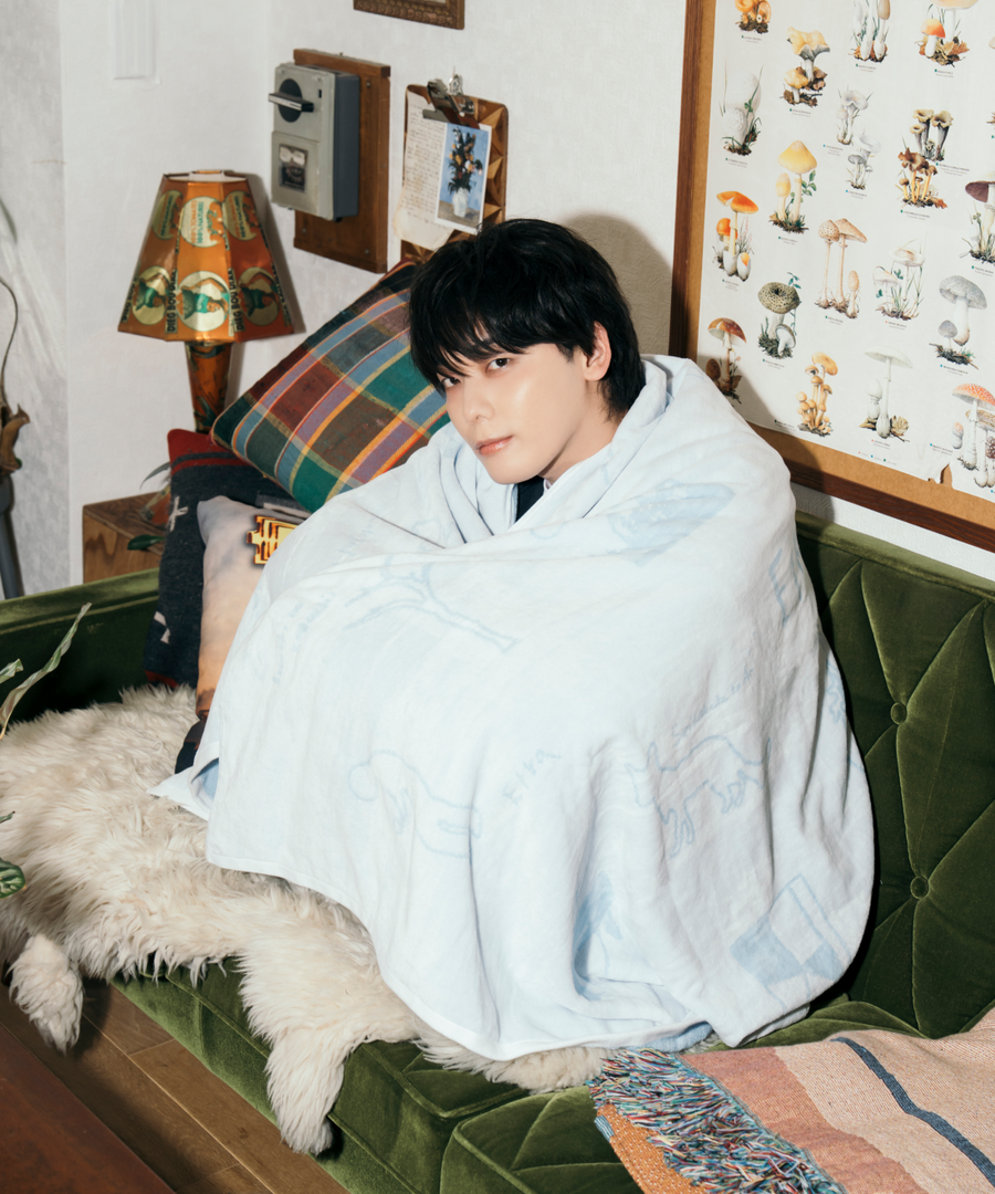 “Etrarium Art Pieces” Blanket