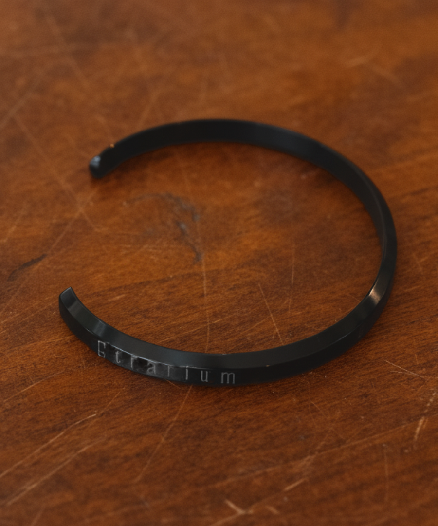 “Etrarium” Bangle